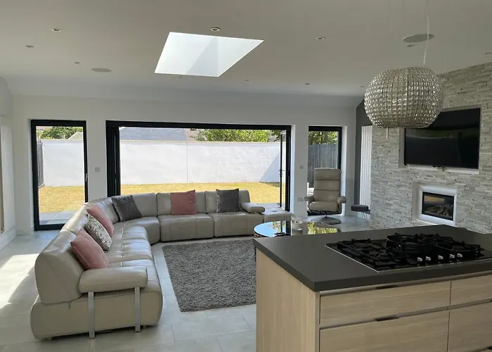 Perfect 4 Bedroom 2 Bathroom HomeVilla